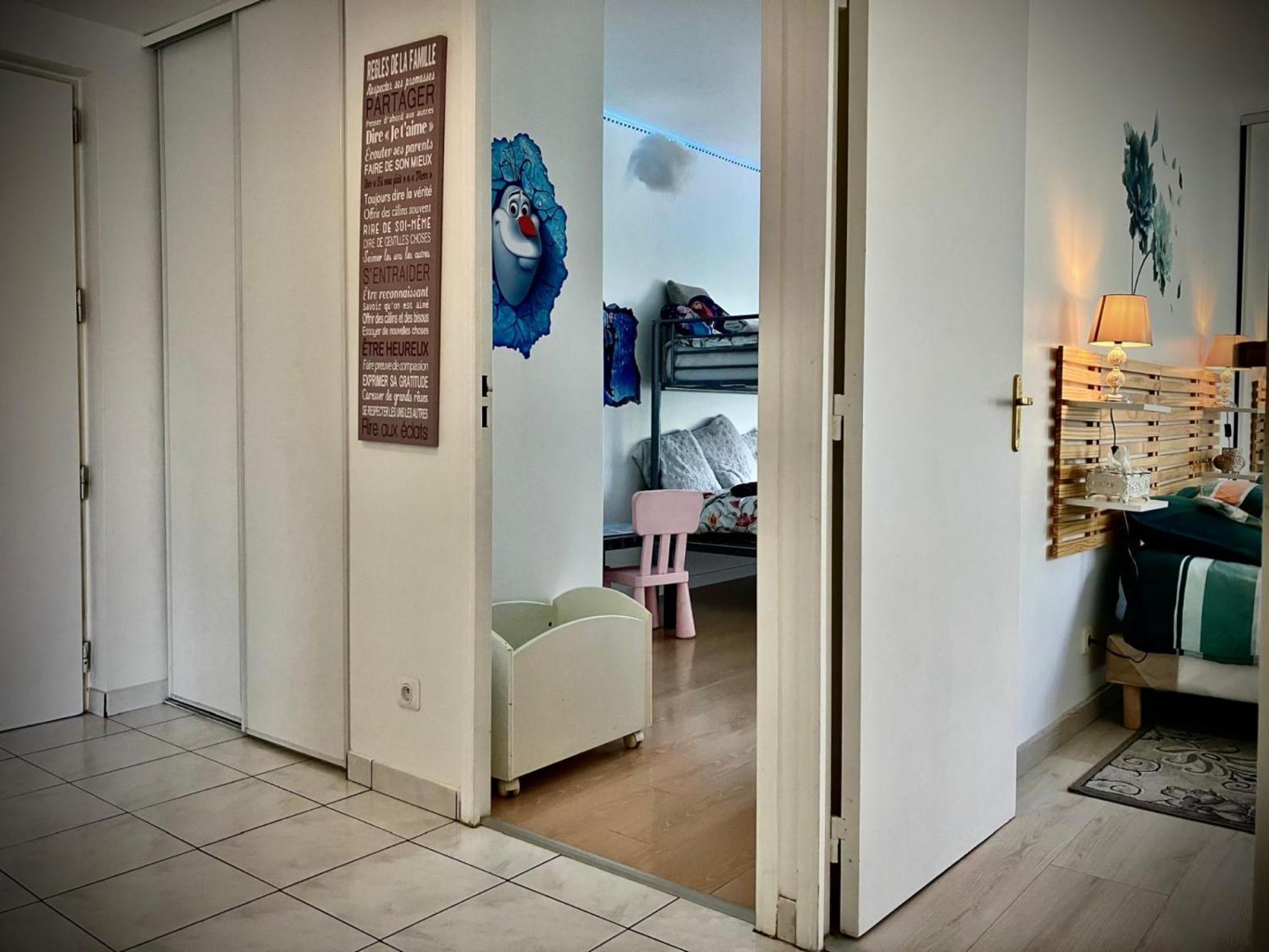 Snowqueen Hotel Apartment Paris-Disney Chelles  Exteriör bild